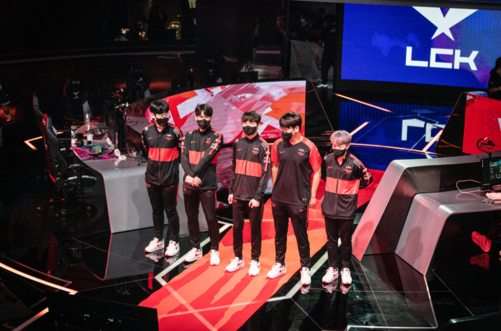 关于Faker新星战术调整表现突出,德国队前途光明!赢得满堂喝彩的信息 关于Faker新星战术调整表现突出,德国队前途光明!赢得满堂喝彩的信息