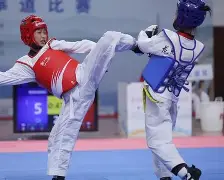 开云体育-跆拳道淘汰赛,吴越海豚队与洞庭铁骑队强势反弹,体能对抗拉满!逆风翻盘的范本(2024中国中学生跆拳道联赛总决赛)