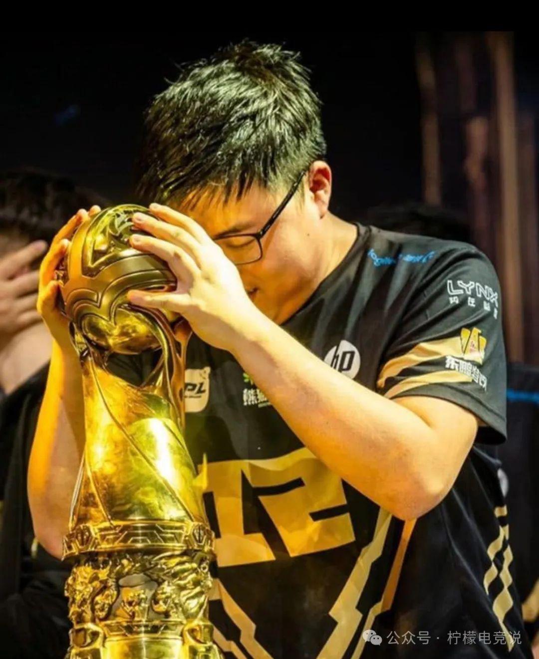 Kaiyun-包含加拿大队引发争议!,Uzi官方宣布重返赛场新规赛场气氛高涨的词条