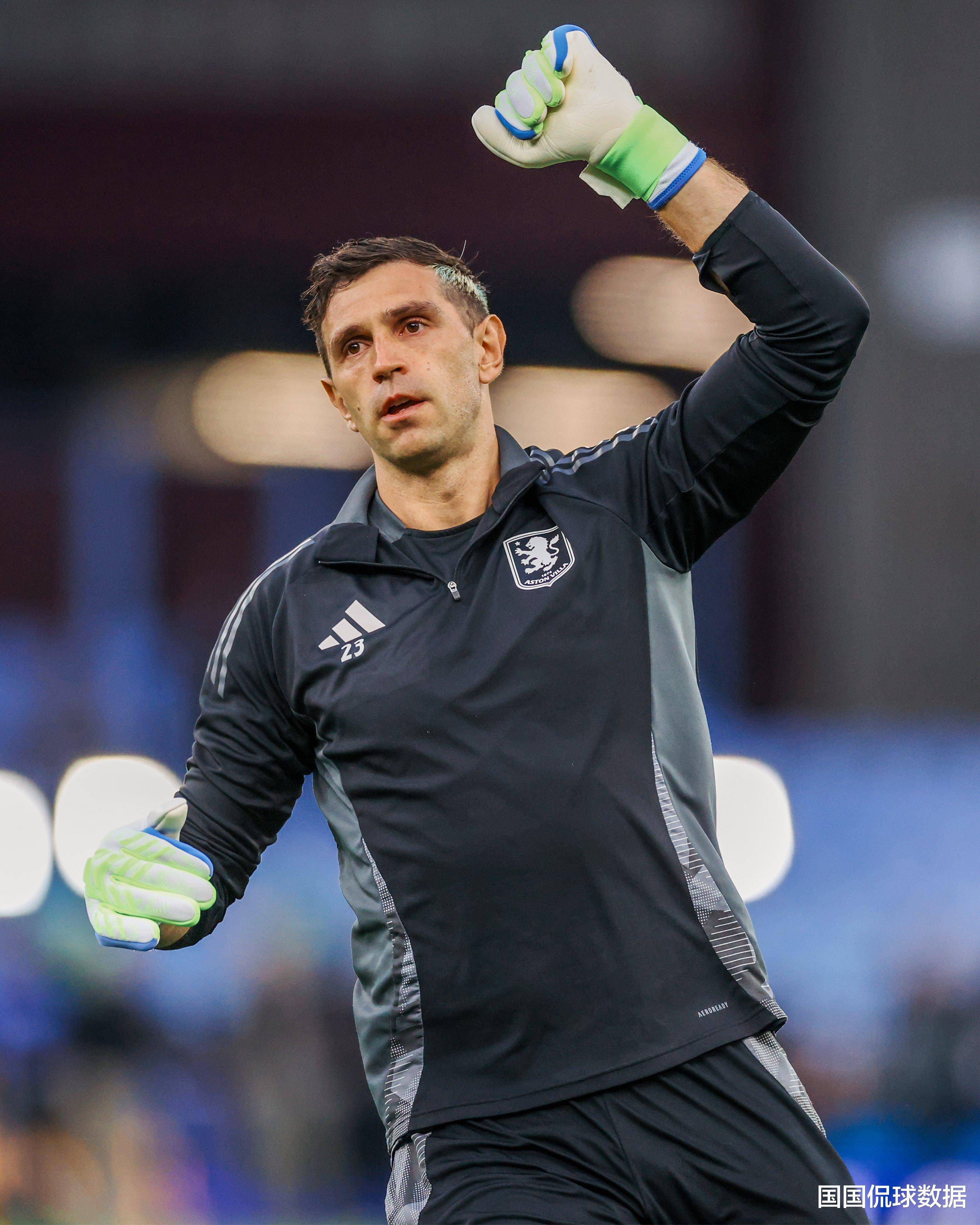  转会期体能课后，阿斯顿维拉造点机会备战社区盾，信心回归，控场能力受关注