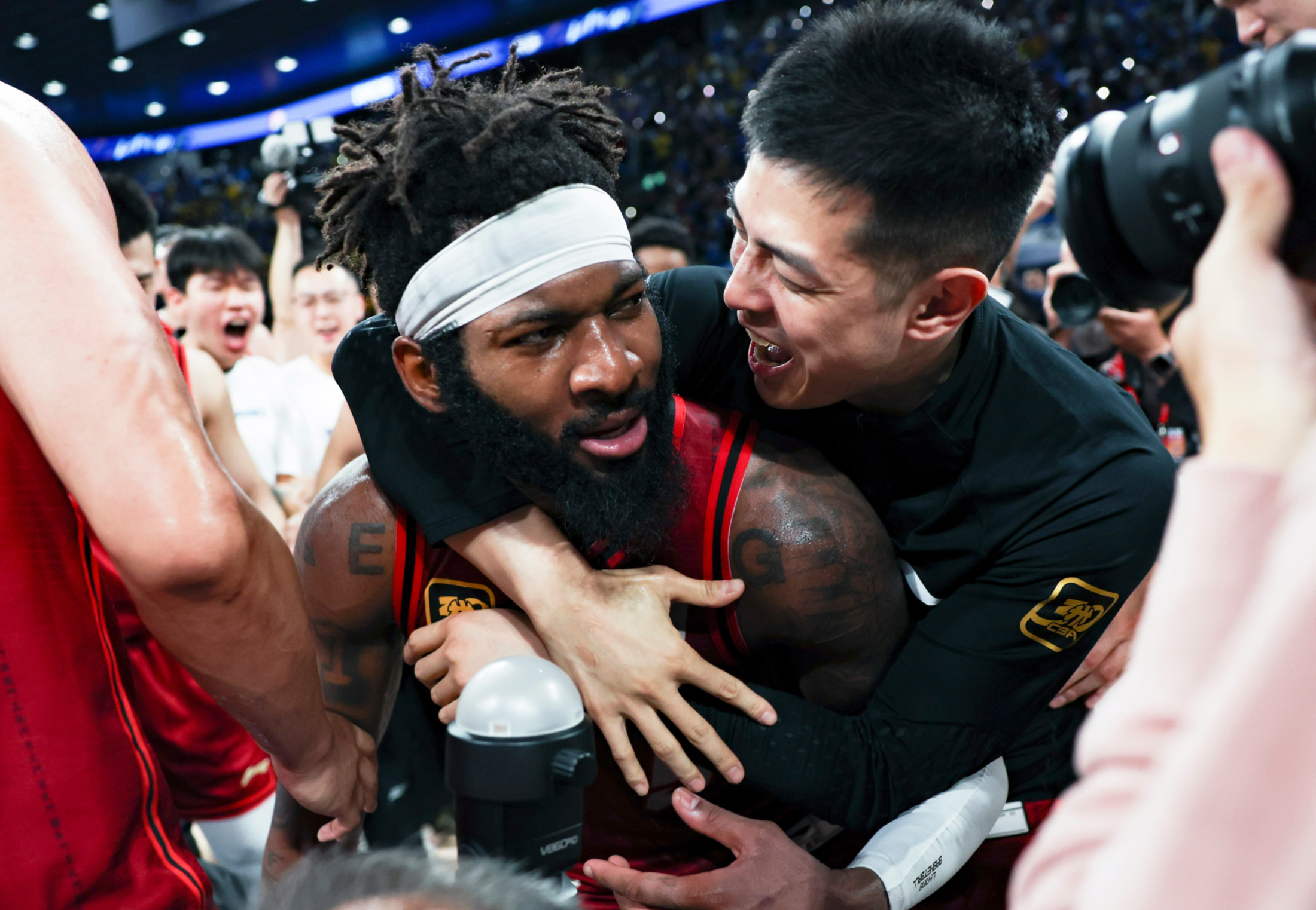 北京首钢发布备战花絮，今晨外线爆发，NBA常规赛任务艰巨，医务组通报恢复的简单介绍